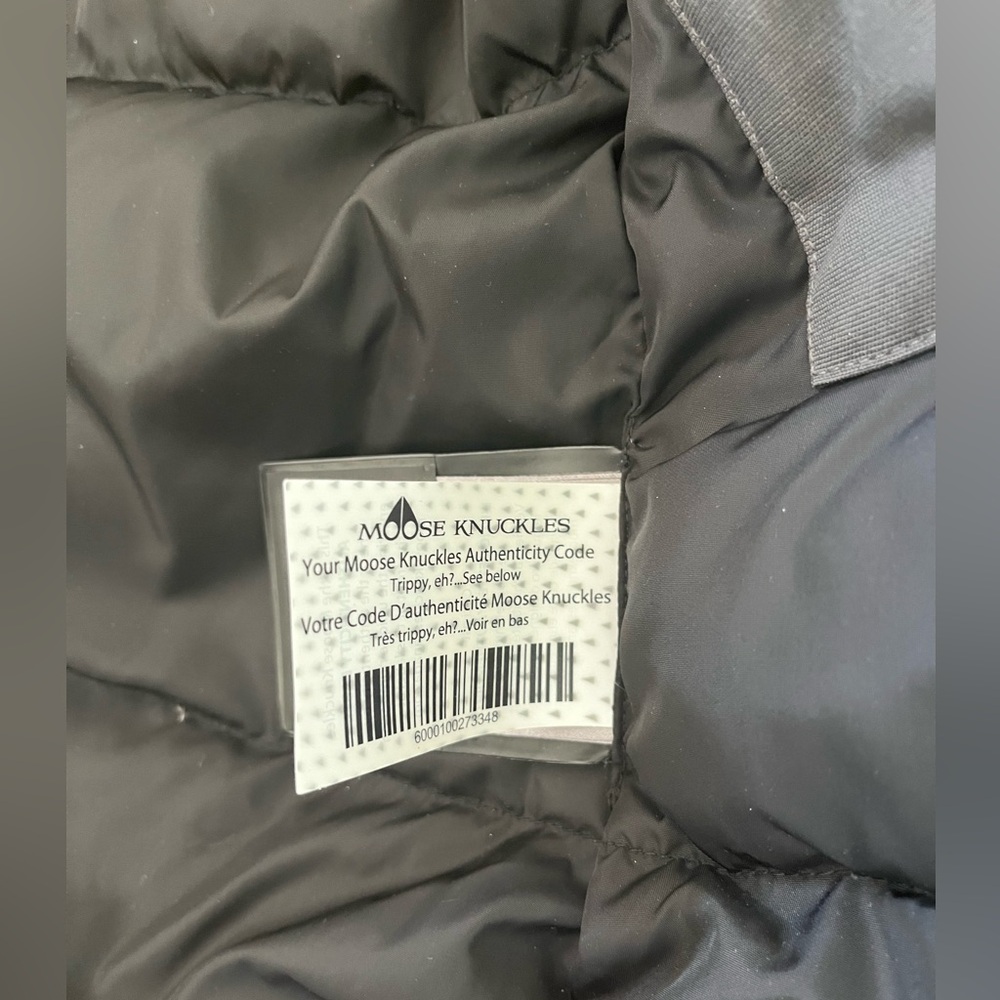 ACCEPTING OFFERS - Women’s Mooseknuckle Beaver Bomber Size Small - Picture 3 of 4